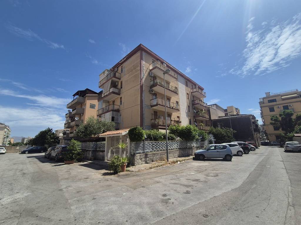 appartamento in vendita a Palermo in zona Altarello