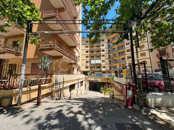 locale di sgombero in vendita a Palermo in zona Resuttana