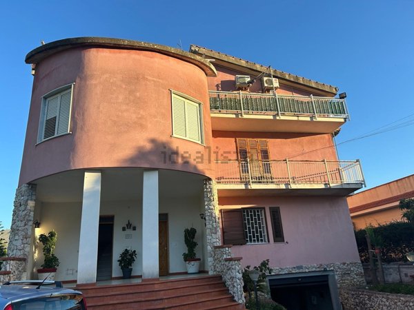 casa indipendente in vendita a Palermo in zona Mezzomonreale