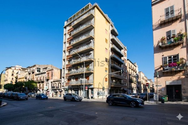 appartamento in vendita a Palermo in zona Zisa