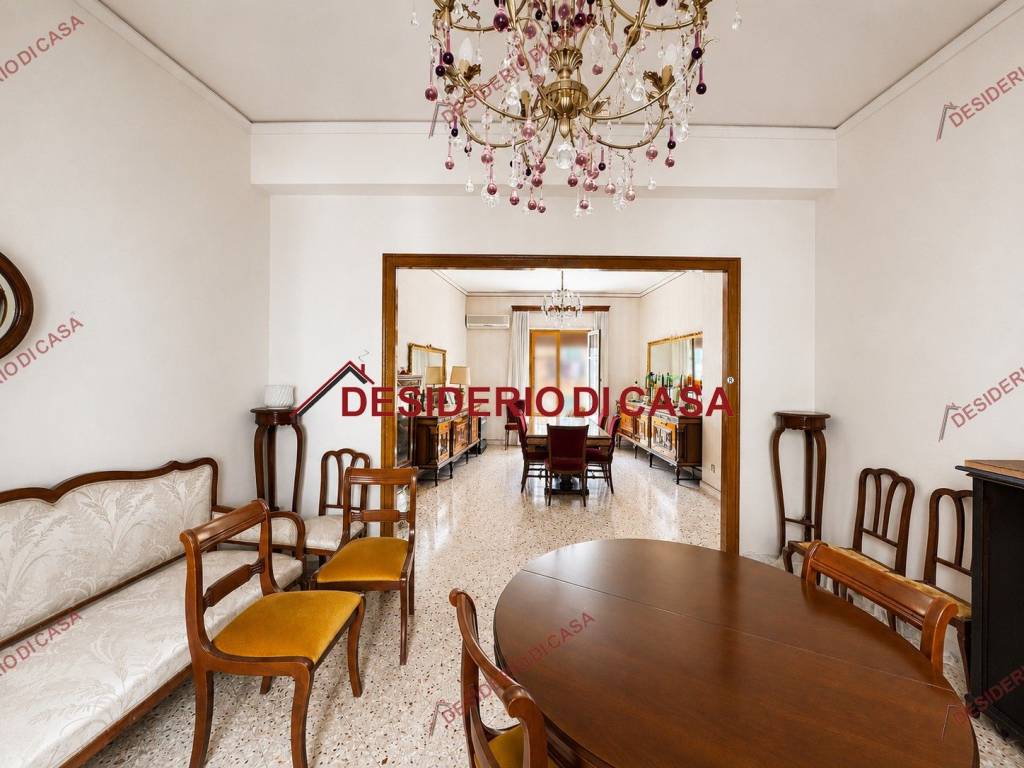 appartamento in vendita a Palermo in zona Malaspina/Palagonia