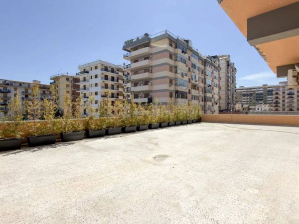appartamento in vendita a Palermo in zona Malaspina/Palagonia