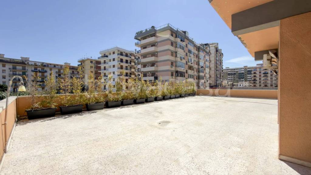 appartamento in vendita a Palermo in zona Malaspina/Palagonia