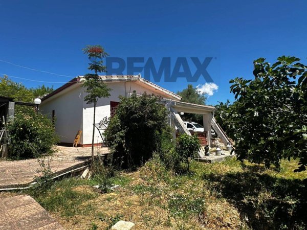 casa indipendente in vendita a Palermo in zona Centro storico
