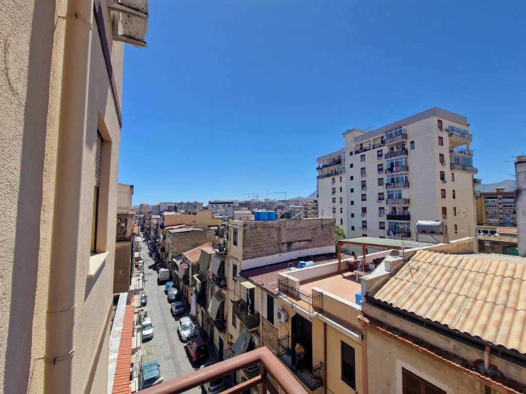 appartamento in vendita a Palermo in zona Malaspina/Palagonia