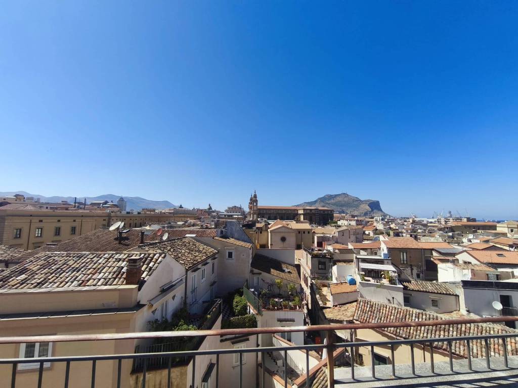 appartamento in vendita a Palermo in zona Centro storico