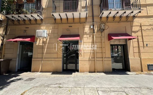 negozio in vendita a Palermo in zona Politeama