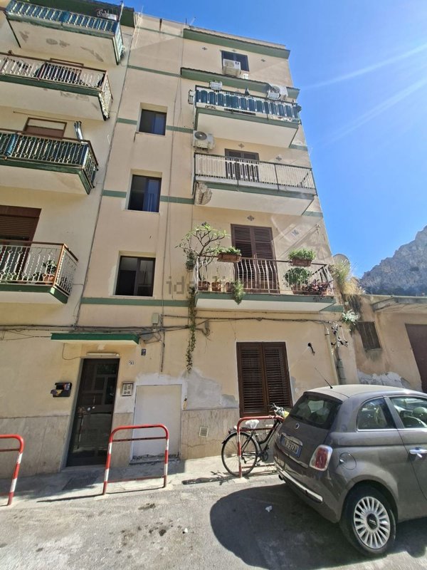 appartamento in vendita a Palermo in zona Arenella/Vergine Maria