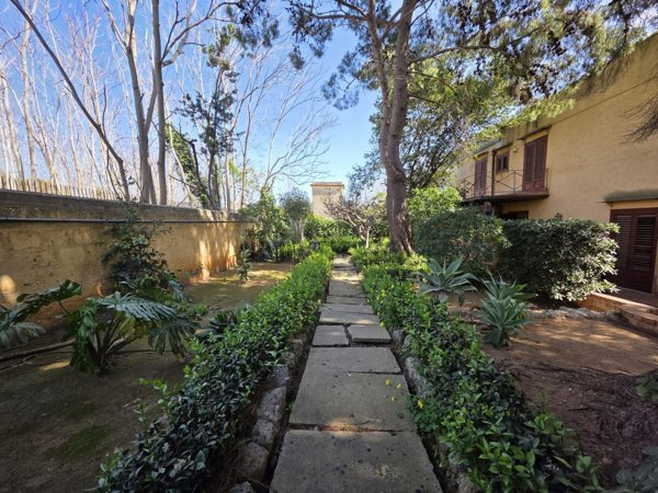 casa indipendente in vendita a Palermo in zona Mondello