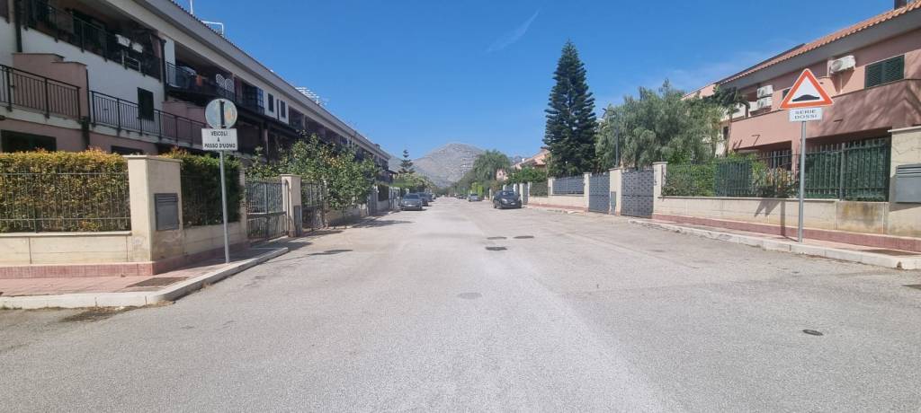 appartamento in vendita a Palermo in zona Sferracavallo