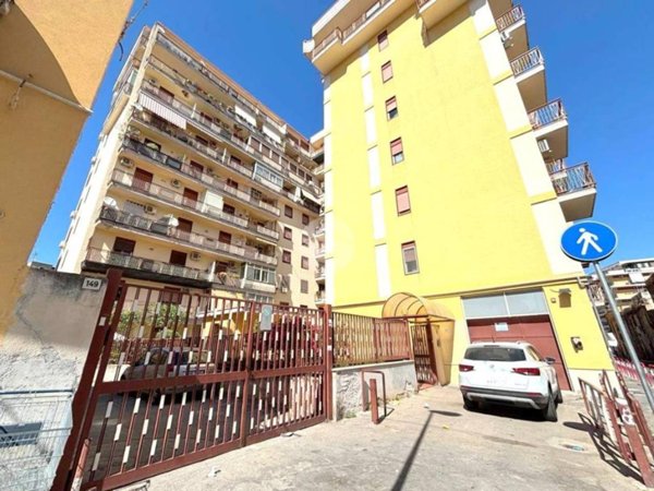 appartamento in vendita a Palermo in zona Malaspina/Palagonia
