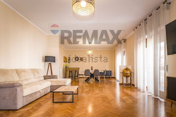 appartamento in vendita a Palermo in zona Malaspina/Palagonia