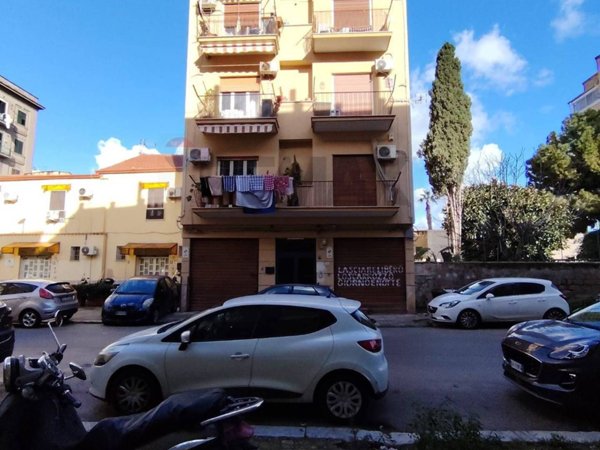 appartamento in vendita a Palermo in zona Arenella/Vergine Maria