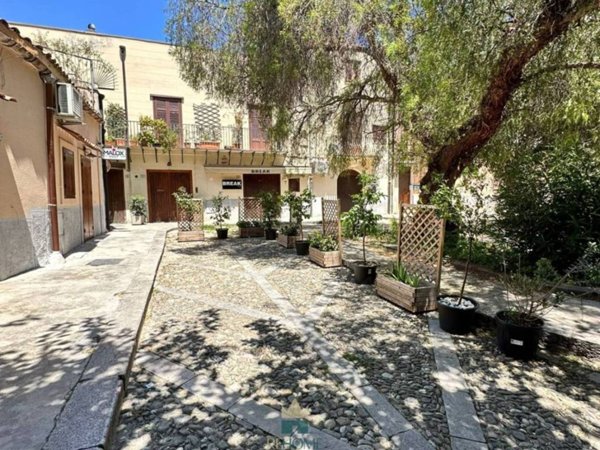 negozio in vendita a Palermo in zona Centro storico