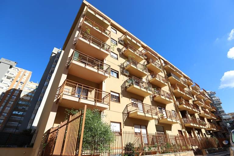 appartamento in vendita a Palermo in zona Chiavelli
