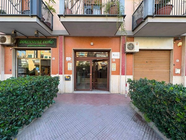 appartamento in vendita a Palermo in zona Malaspina/Palagonia