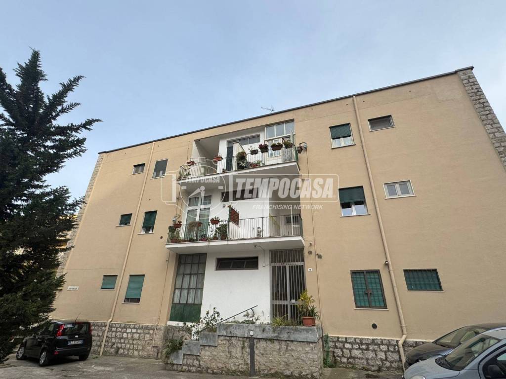 appartamento in vendita a Palermo in zona Malaspina/Palagonia
