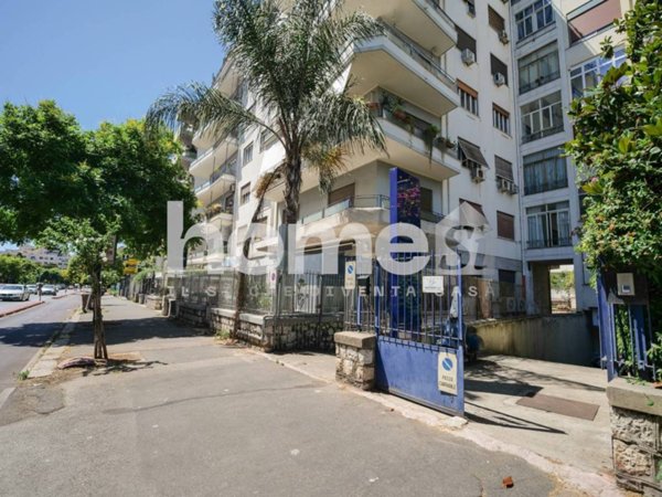 negozio in vendita a Palermo in zona Libertà