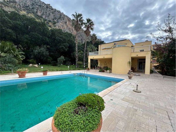 casa indipendente in vendita a Palermo in zona Pallavicino