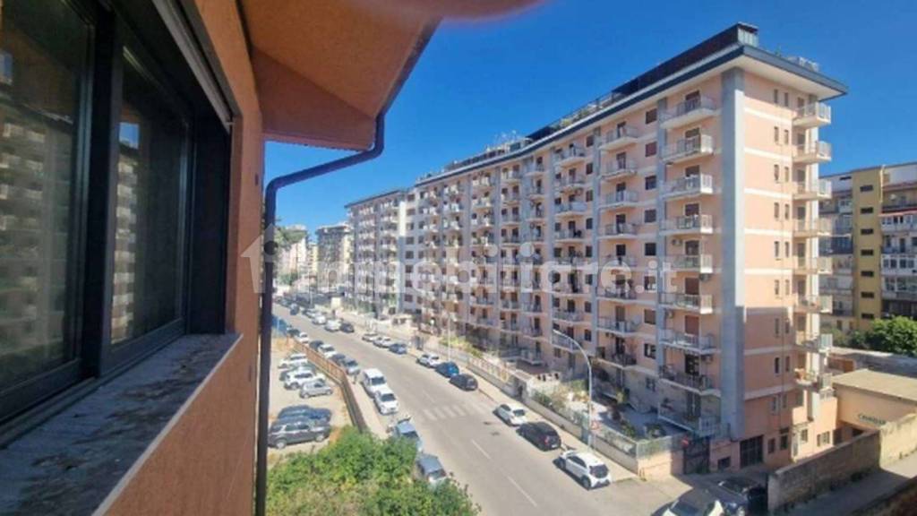 appartamento in vendita a Palermo in zona Malaspina/Palagonia