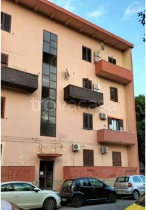 appartamento in vendita a Palermo in zona Malaspina/Palagonia