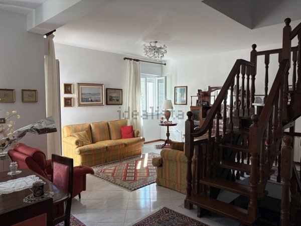 casa indipendente in vendita a Palermo in zona Borgo Nuovo