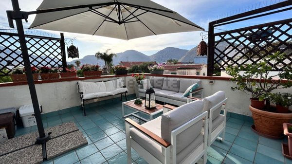 casa indipendente in vendita a Palermo in zona Mondello