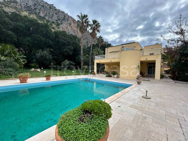 casa indipendente in vendita a Palermo in zona Mondello