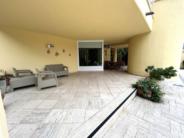 casa indipendente in vendita a Palermo in zona Arenella/Vergine Maria