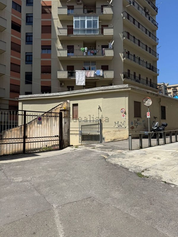 locale di sgombero in vendita a Palermo in zona Libertà