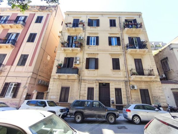 intera palazzina in vendita a Palermo in zona Libertà