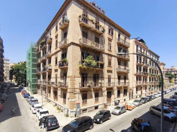 appartamento in vendita a Palermo in zona Zisa
