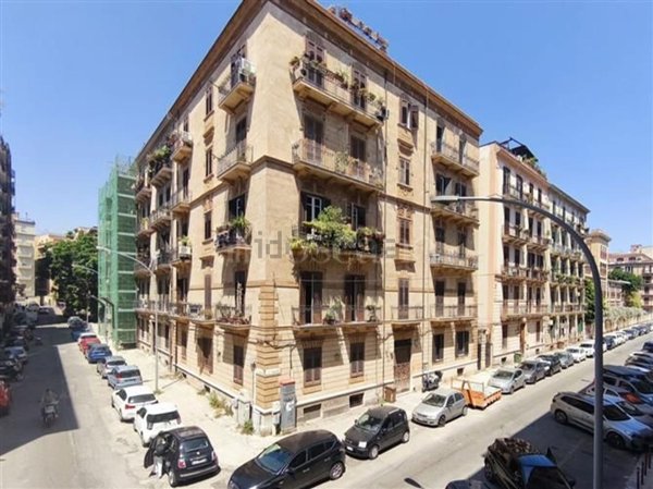 appartamento in vendita a Palermo in zona Zisa