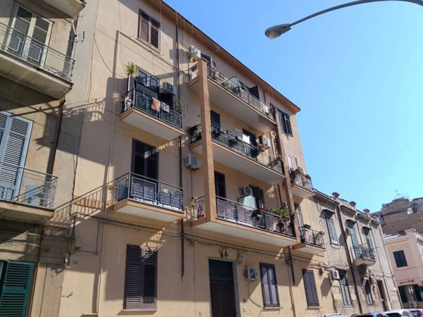 appartamento in vendita a Palermo in zona Zisa