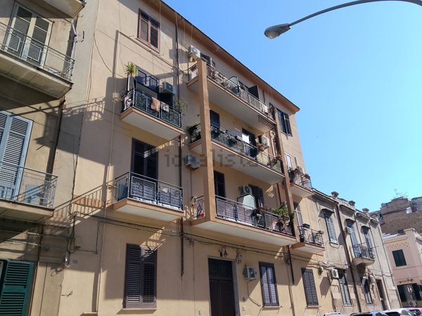 appartamento in vendita a Palermo in zona Zisa