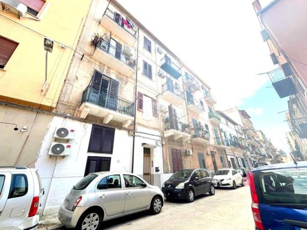 appartamento in vendita a Palermo in zona Malaspina/Palagonia