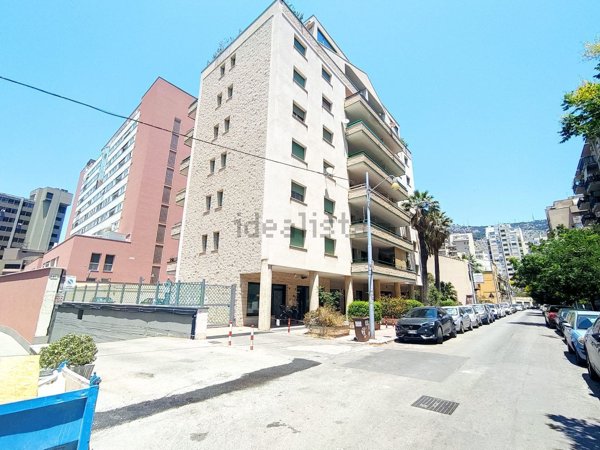 locale di sgombero in vendita a Palermo in zona Resuttana