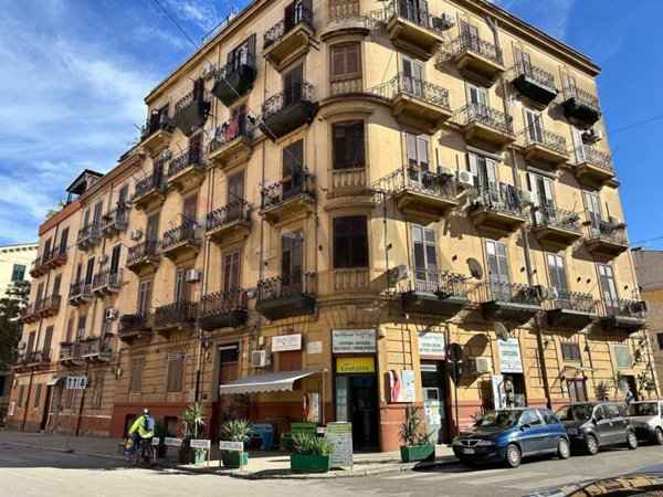 appartamento in vendita a Palermo in zona Montegrappa / Santa Rosalia