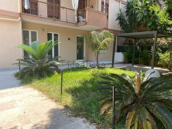 appartamento in vendita a Palermo in zona Malaspina/Palagonia