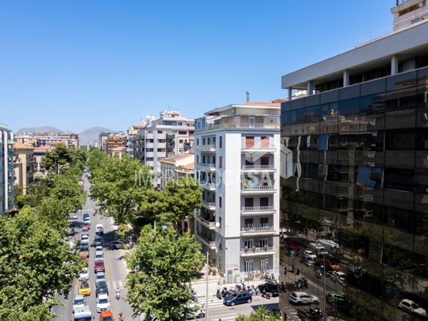 appartamento in vendita a Palermo in zona Libertà
