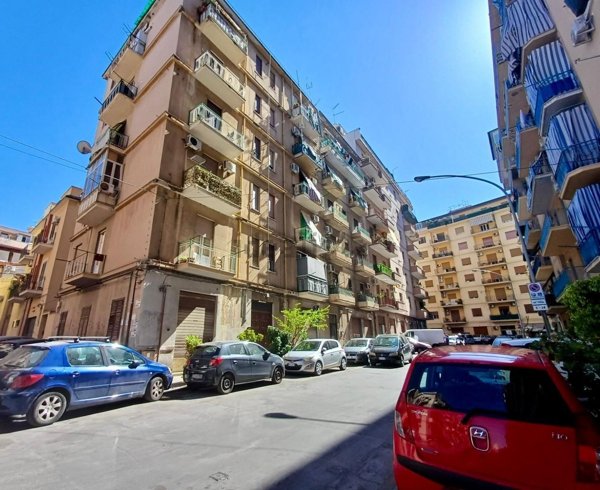 appartamento in vendita a Palermo in zona Zisa