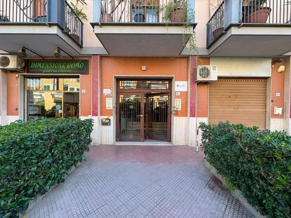appartamento in vendita a Palermo in zona Malaspina/Palagonia