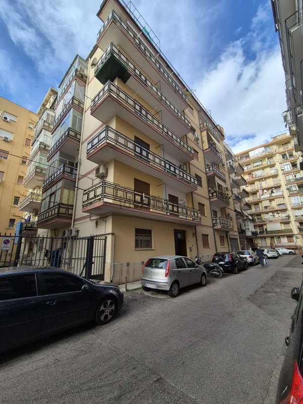 appartamento in vendita a Palermo in zona Calatafimi / Cuba