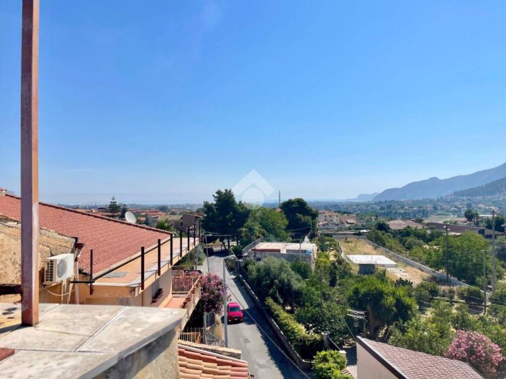 appartamento in vendita a Palermo in zona Mezzomonreale