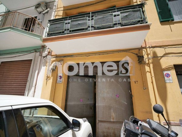 locale commerciale in vendita a Palermo