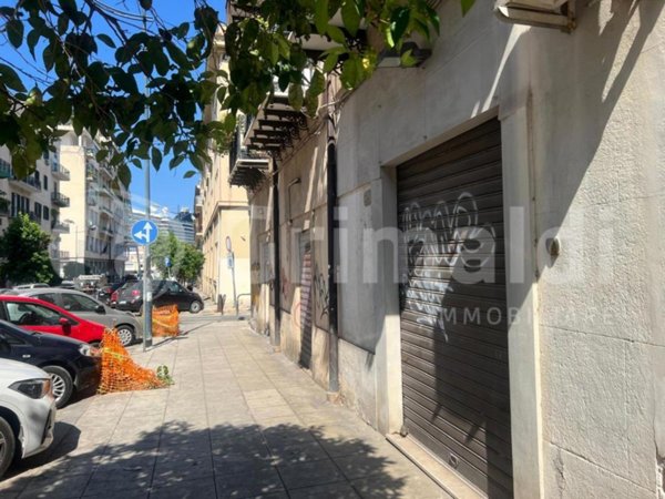 locale di sgombero in vendita a Palermo