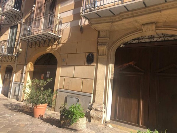 negozio in vendita a Palermo in zona Centro storico
