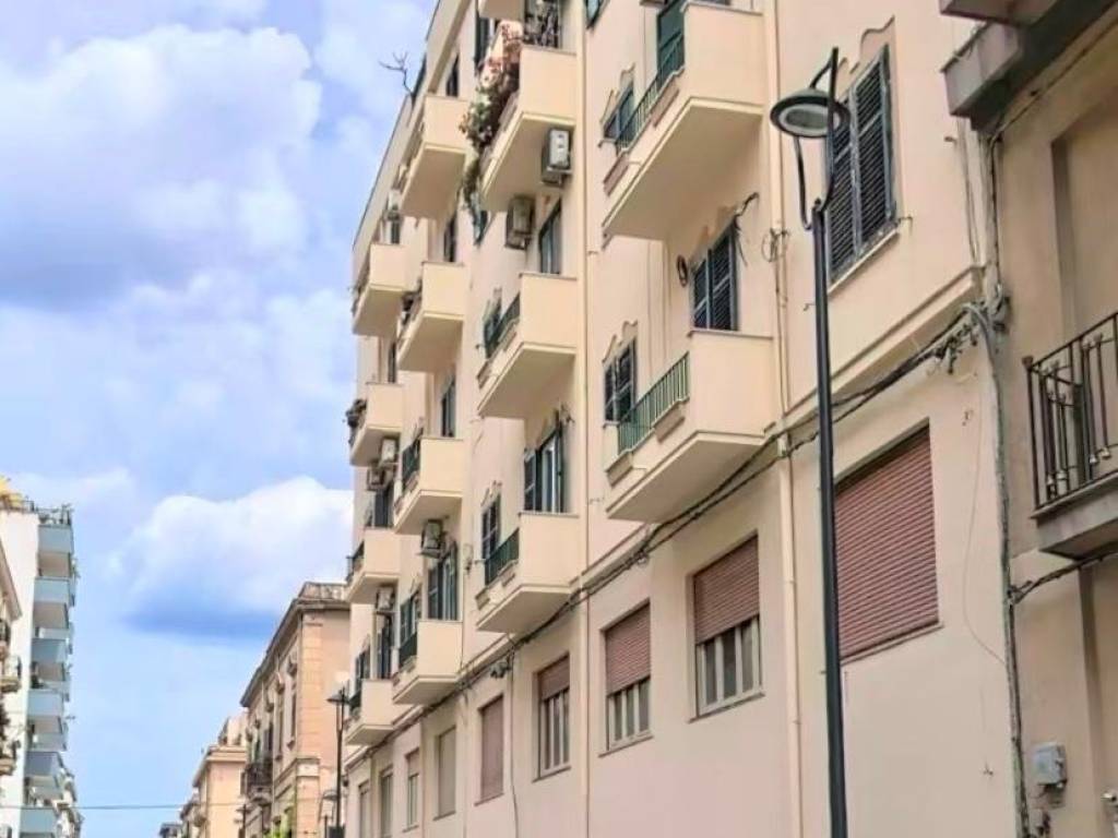 appartamento in vendita a Palermo in zona Politeama