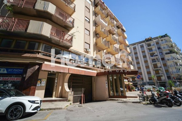 ufficio in vendita a Palermo in zona Malaspina/Palagonia