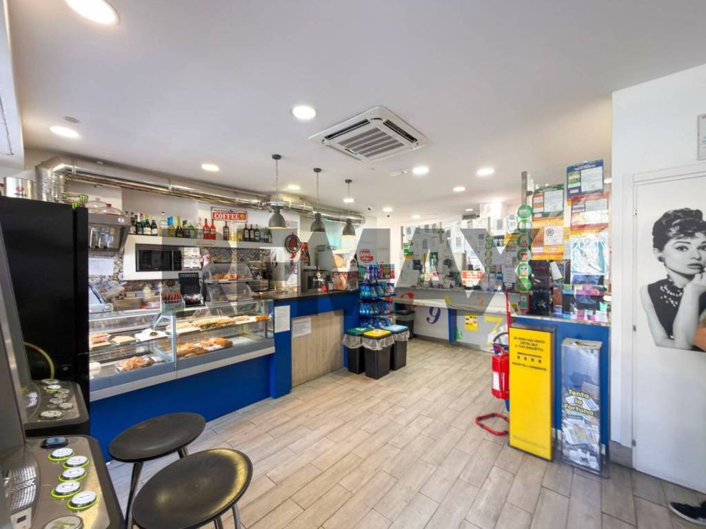 negozio in vendita a Palermo in zona Libertà